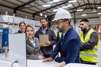 A safety team learns how AI improves workers’ comp risk management.