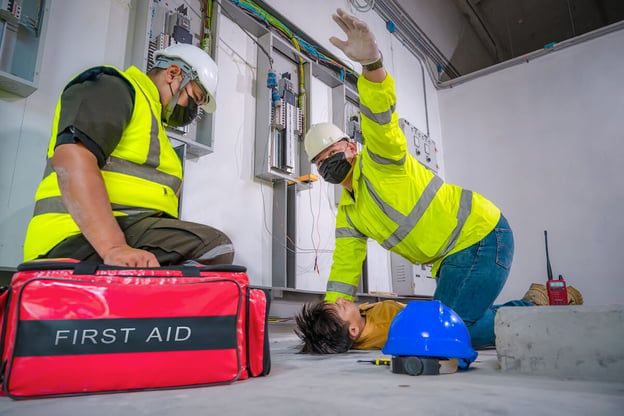 Incident report: 2 people administering first aid to a person that collapsed