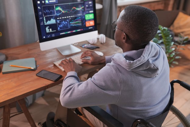 Man using a computer