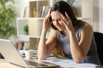 Leave of absence request: entrepreneur in pain due to a headache