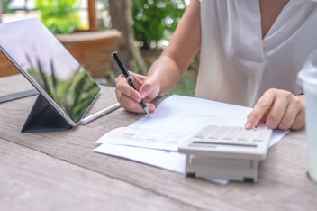 Does FMLA pay you: entrepreneur calculating expenses
