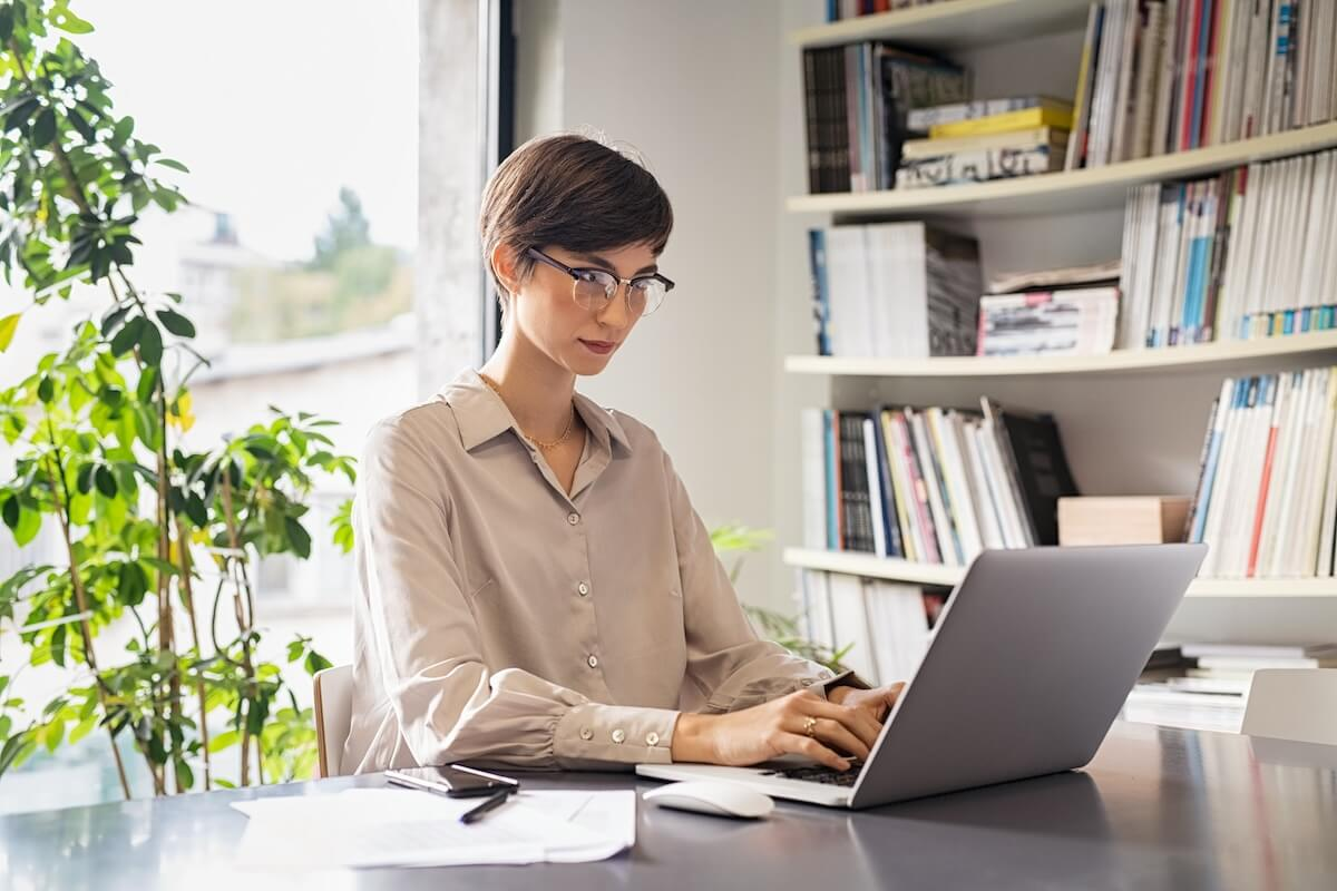 HR employee using a laptop